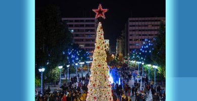 la-decoración-navideña-en-grecia-canvas